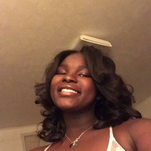 Meet your Posher, Lodia